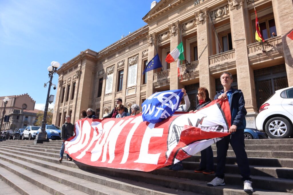 Commissione Ponte sullo Stretto a Messina No Ponte presenti