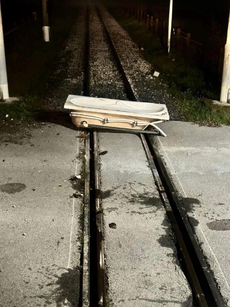 Frigo sui binari della Circumvesuviana