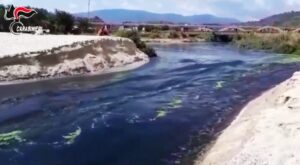 Scarico liquami fognari in Calabria