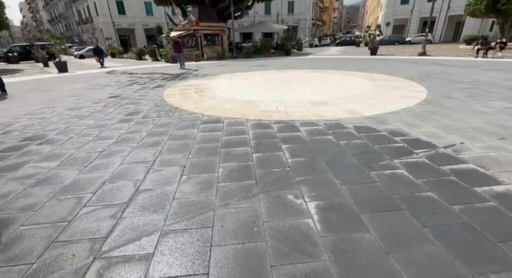 Scritta volgare Pizza Lo Sardo Messina