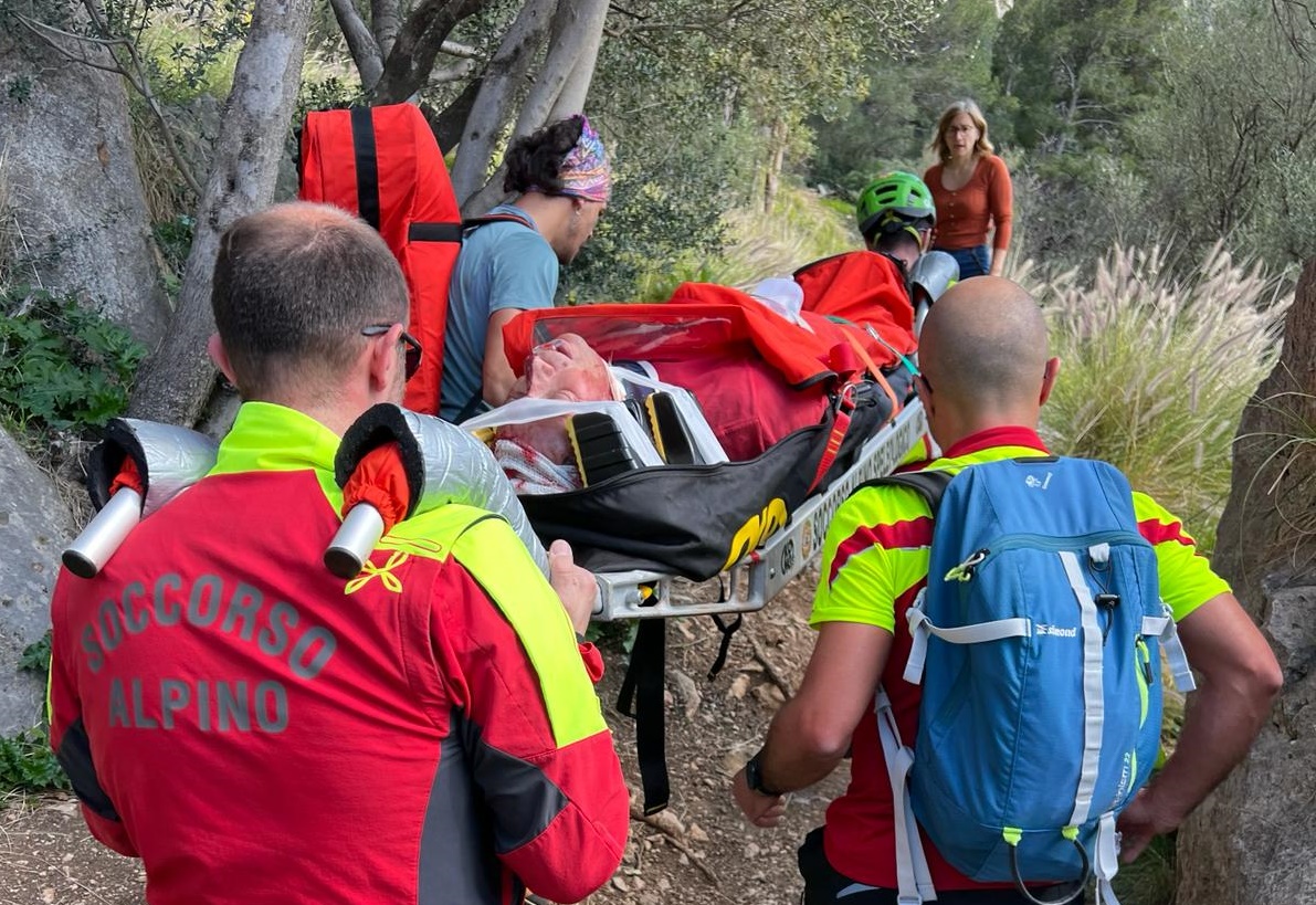 Monte Pellegrino, scalatore ferito dopo un volo di 20 metri