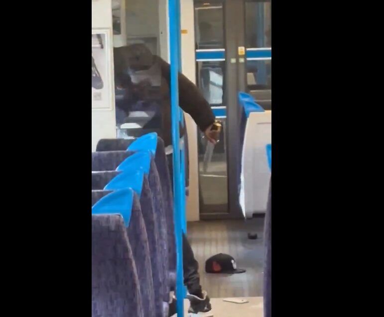 aggressione metropolitana londra