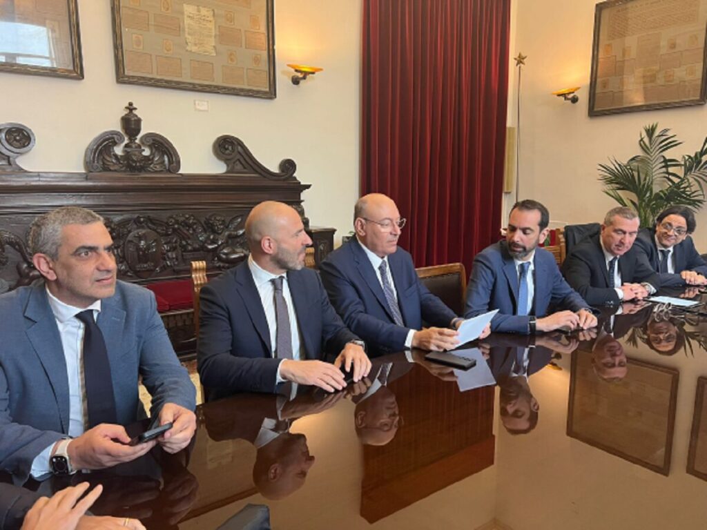 conferenza-comune-e-camera-di-commercio