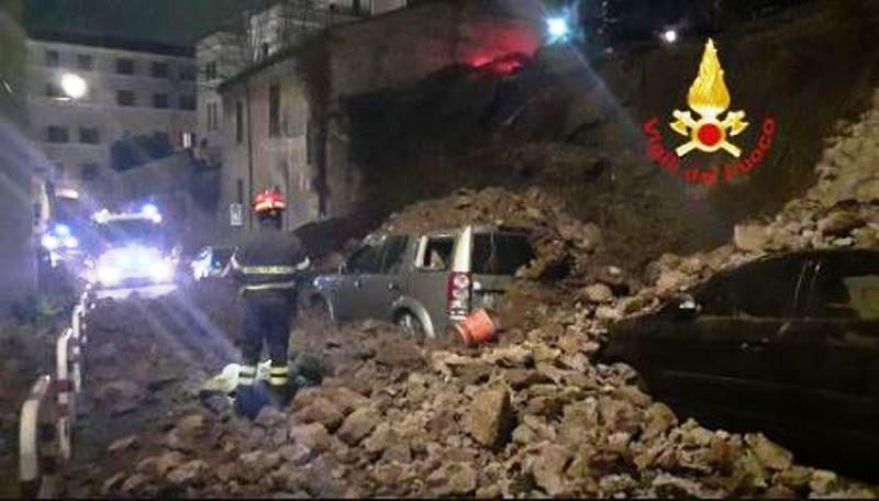 crollo trastevere roma