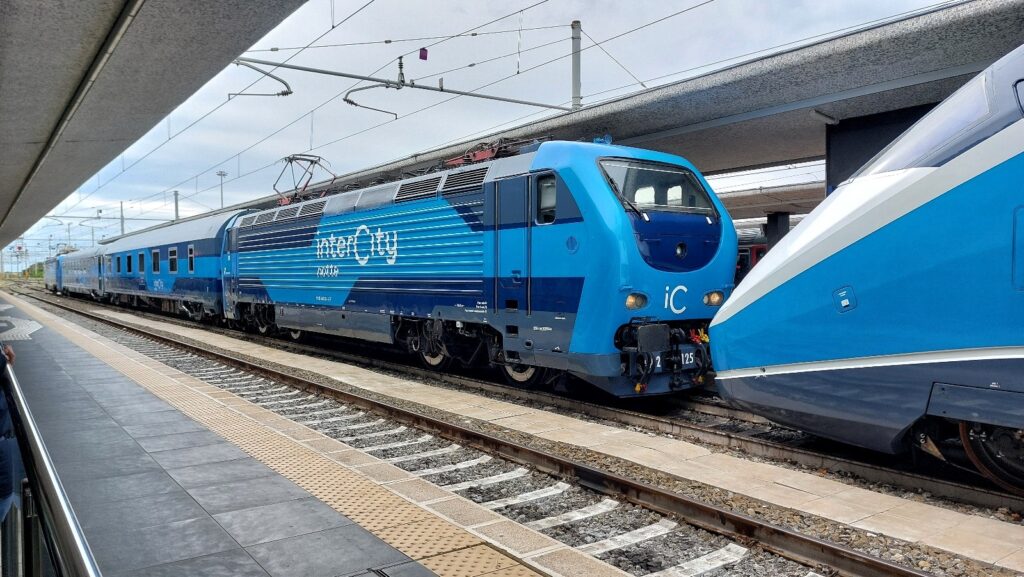 foto treno ibrido reggio calabria