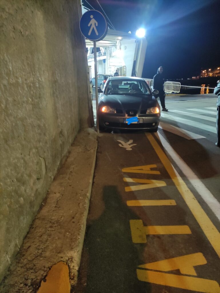 incidente traghetti villa