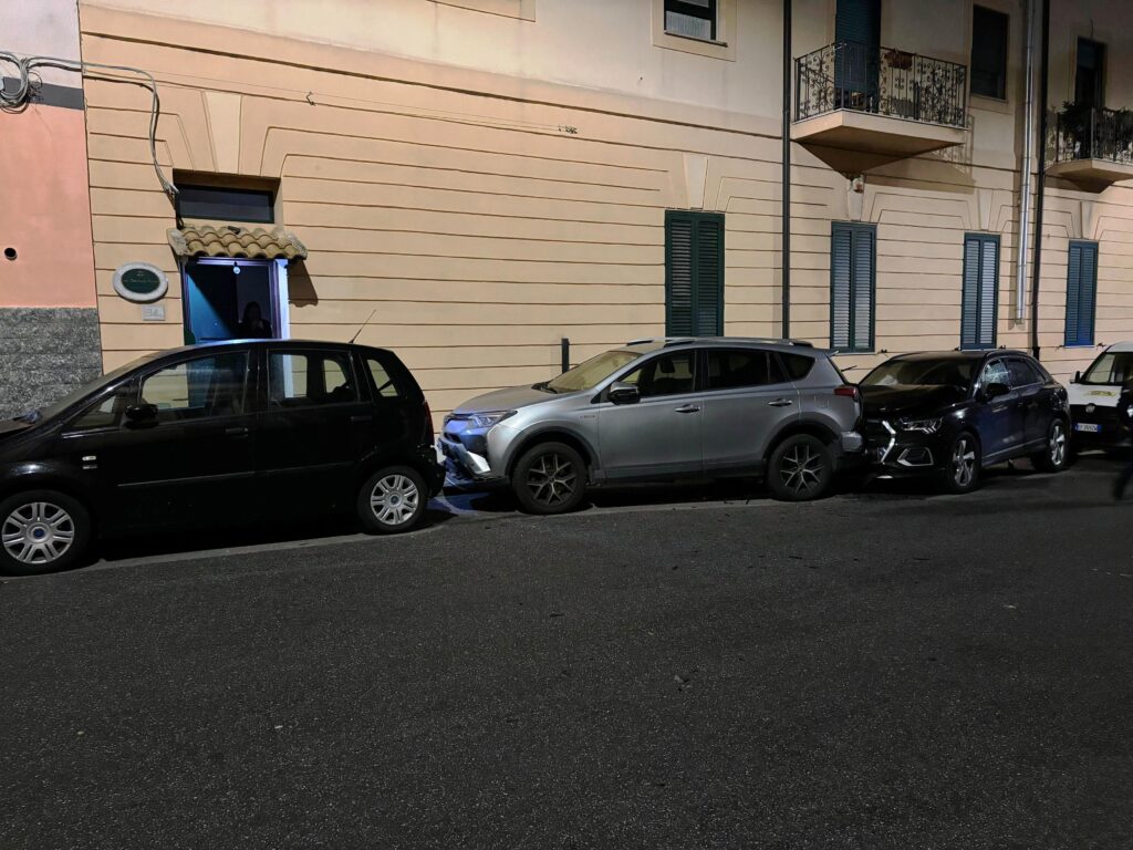 incidente via reggio campi