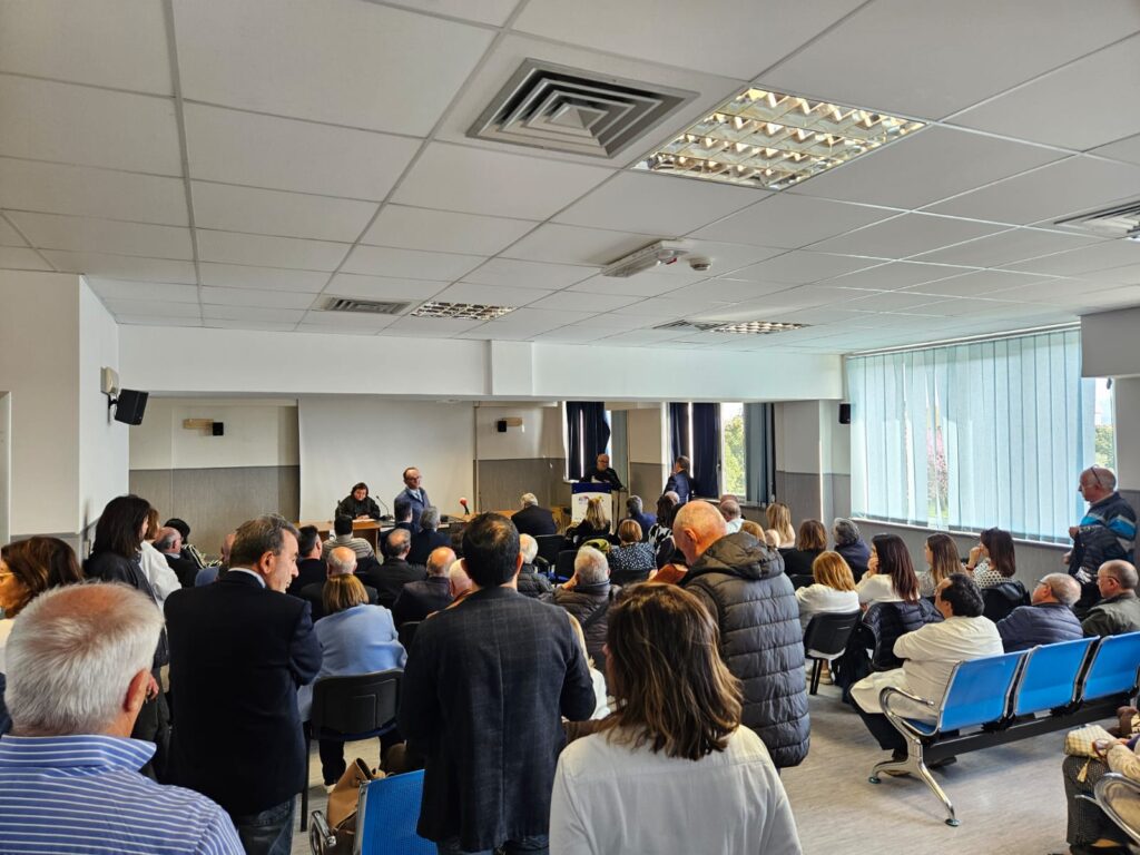 Assemblea pubblica