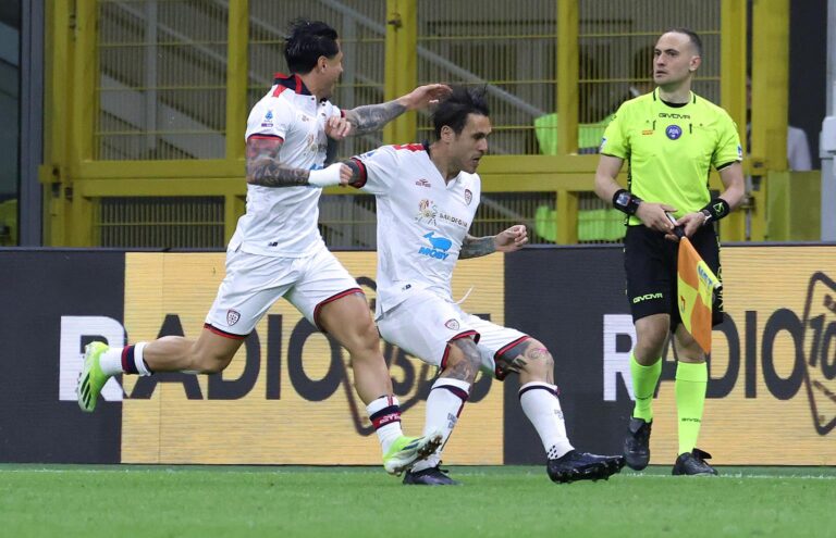 Esultanza gol Nicolas Viola a San Siro in Inter-Cagliari