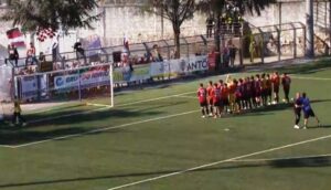Fenice saluto tifosi in casa del Real Casalnuovo dopo la vittoria