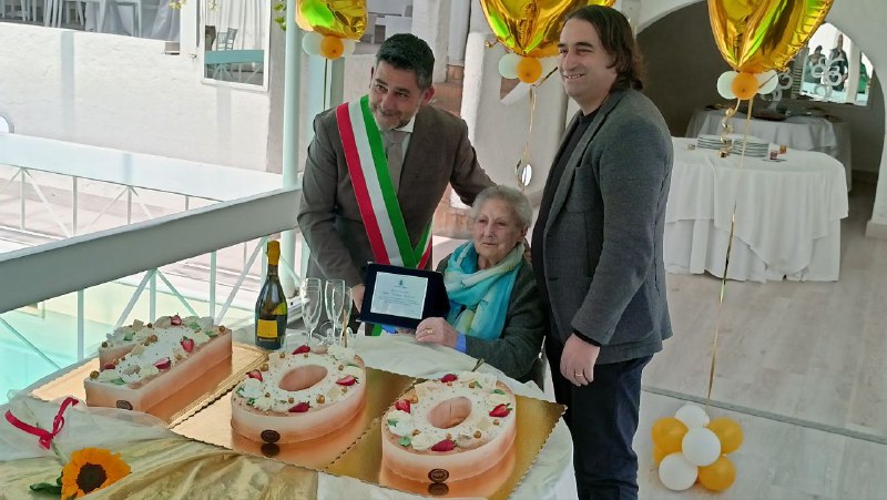 Festa 100 anni Nonna Caterina Viglianisi