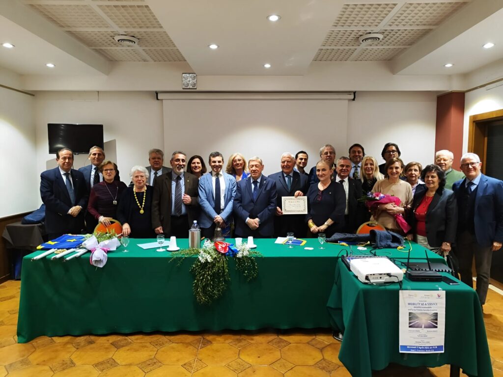 RotaryClubCosenzaSetteColli_Mobility_As_A_Service_gruppo