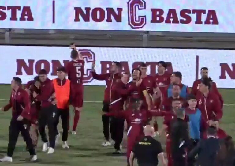 Trapani festeggia promozione in Serie C (2)
