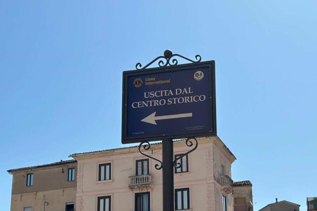 UNO DEI CARTELLI DI WAYFINDING