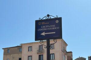 UNO DEI CARTELLI DI WAYFINDING