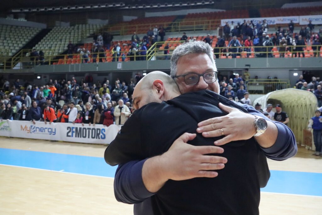 Coach Cigarini