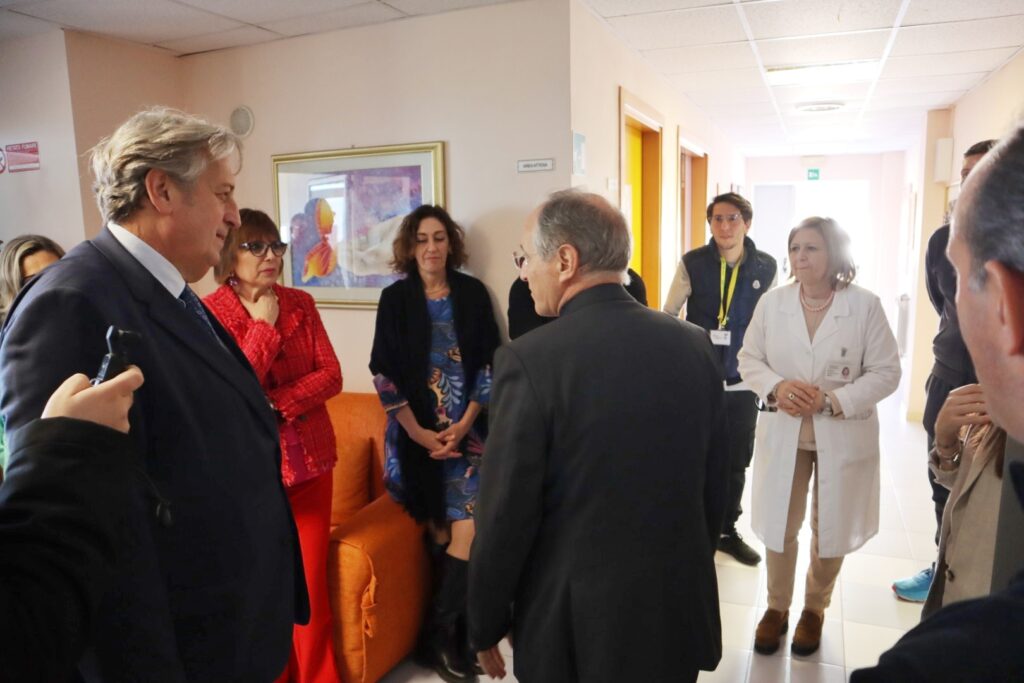 Visita all'Hospice dell'Arcivescovo Morrone
