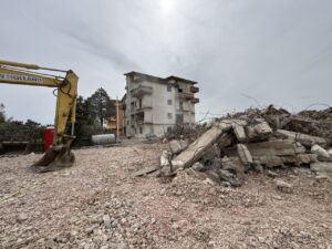 demolizione palazzina cassano