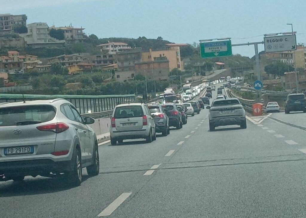 incidente raccordo autostradale