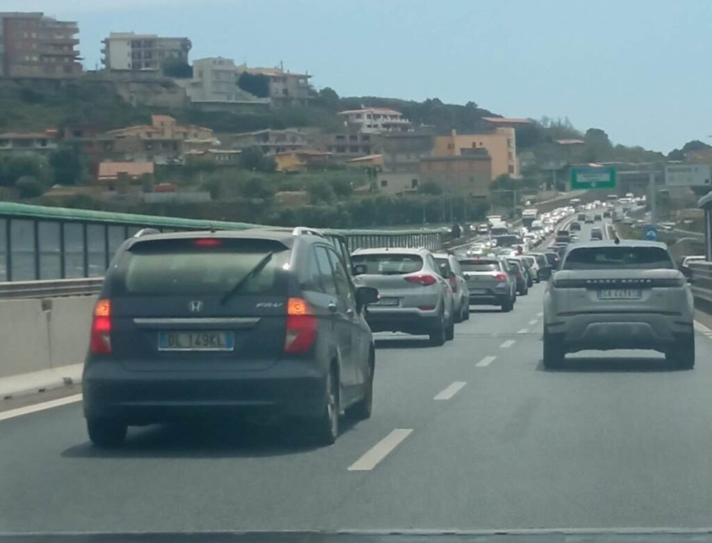 incidente raccordo autostradale