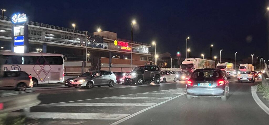 traghetto stretto di messina file