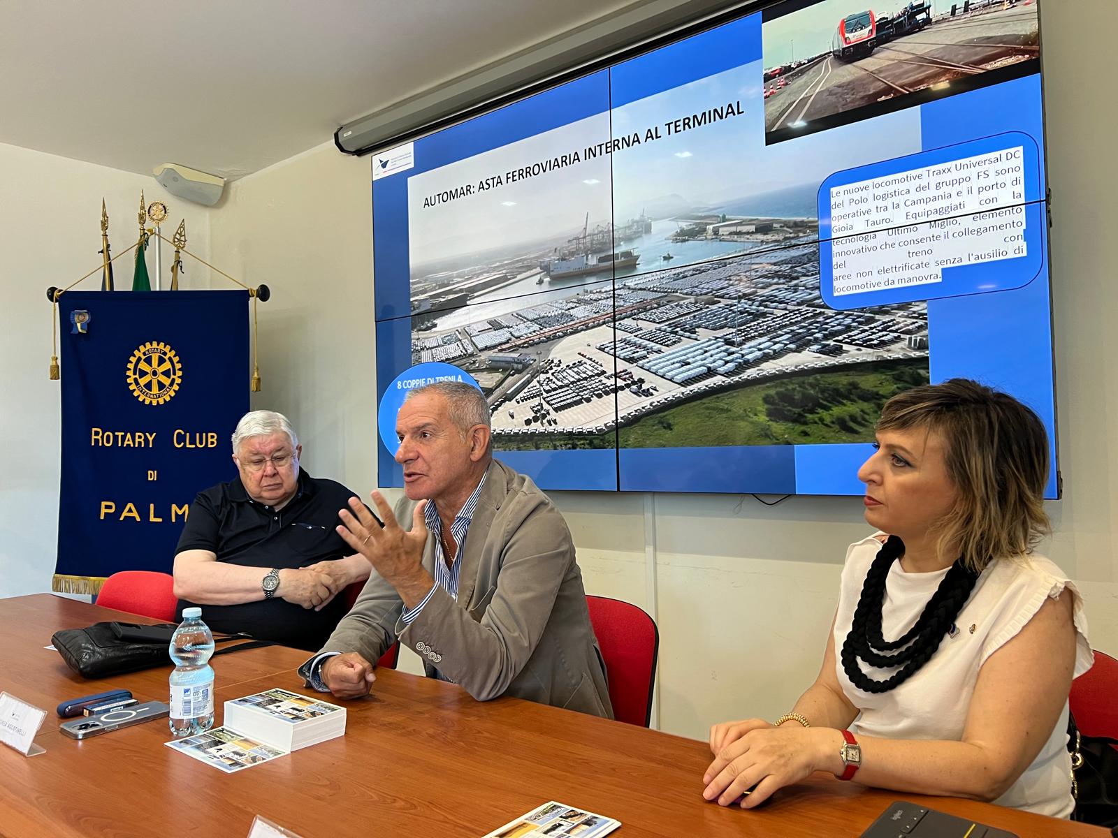 Incontro studenti Agostinelli Porto Gioia Tauro (1)