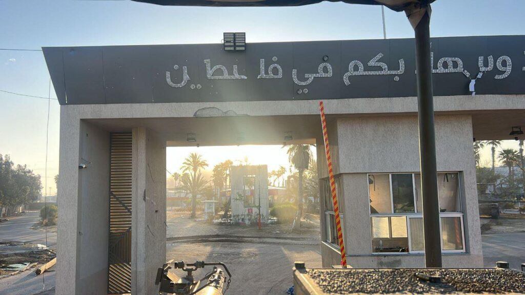 Israele a Rafah conquista valico ed evacua civili