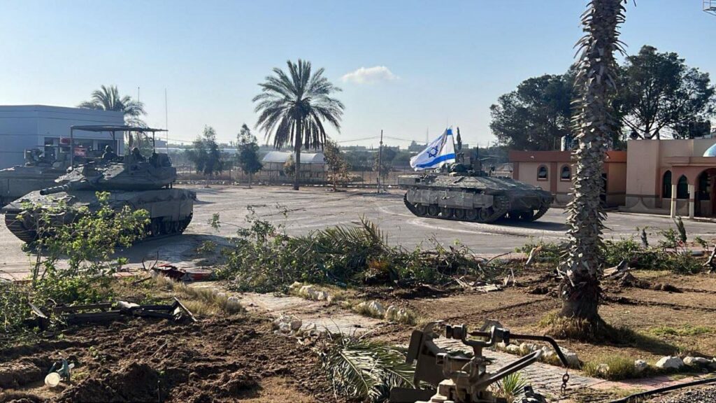 Israele a Rafah conquista valico ed evacua civili
