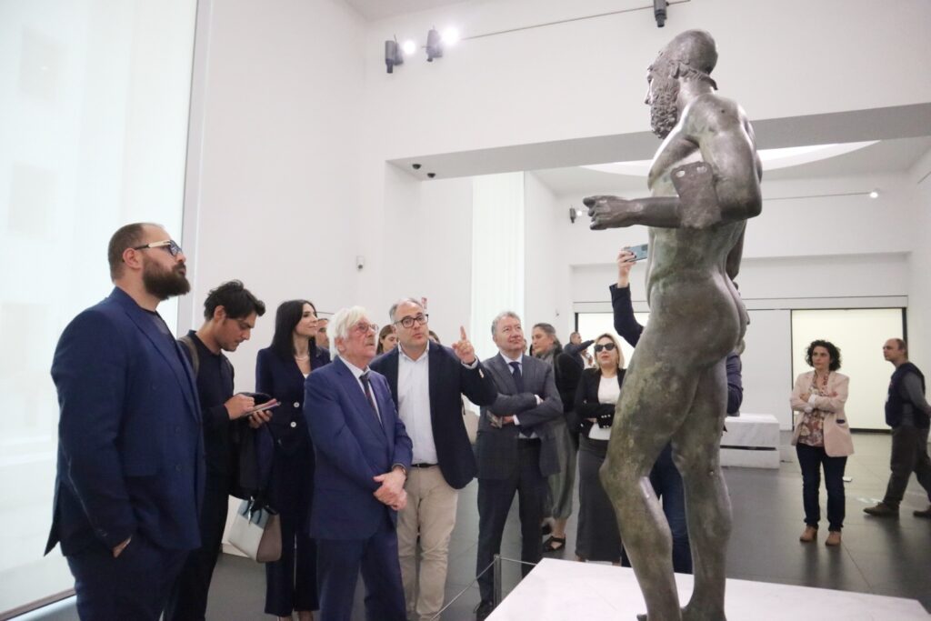 L'attore Giannini visita i Bronzi di Riace