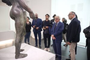 L'attore Giannini visita i Bronzi di Riace