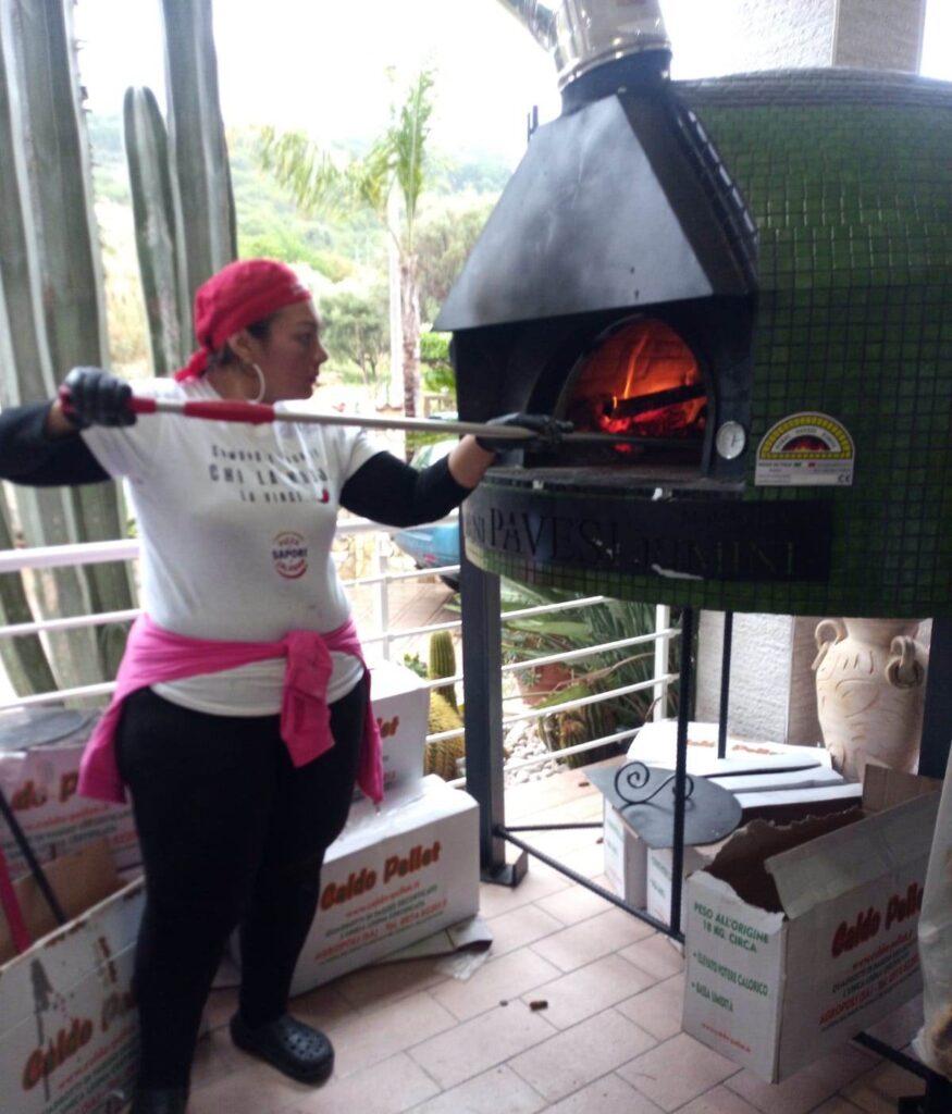 Pizzaiola reggina a Taranto Mary Zumbo vince Premio Arcimboldo 2024