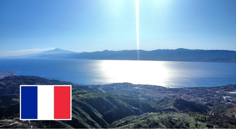 Stretto di Messina dall'alto e bandiera Francia
