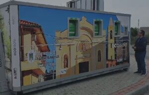 caridi e l'isola del vetro