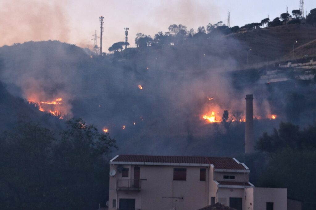 incendio collina di pentimele
