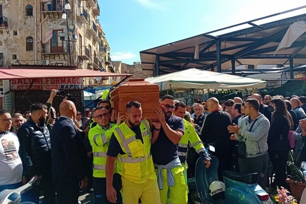 operai amam bara collega morto