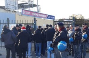 polizia allo stadio di crotone