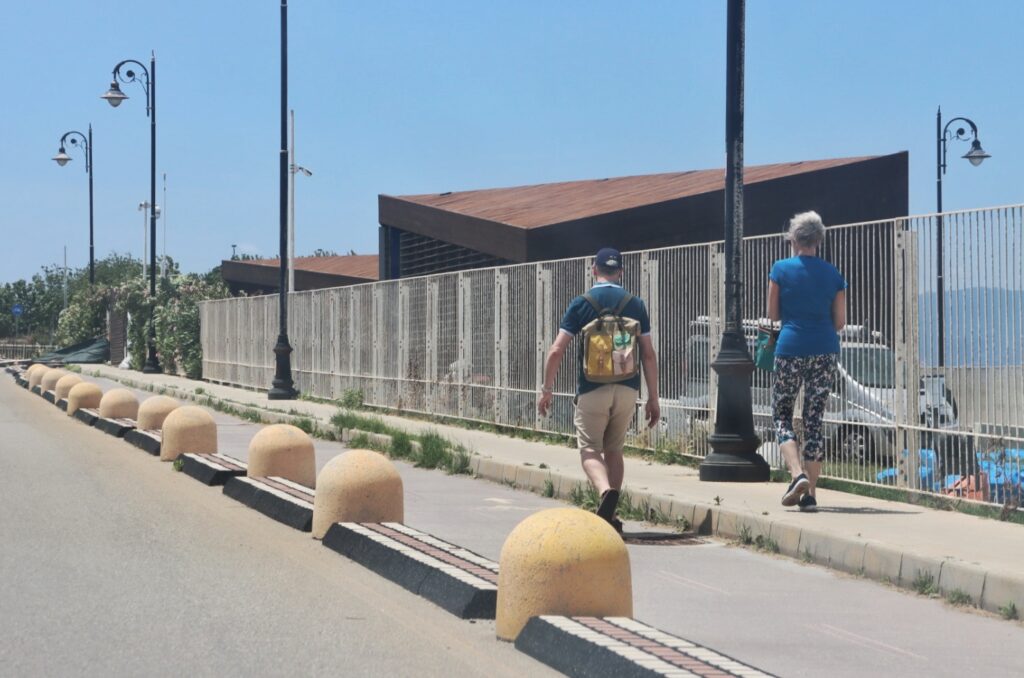 turisti tempietto parco lineare sud reggio calabria