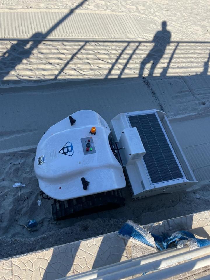 BeBot Castore per pulizia spiagge Reggio Calabria