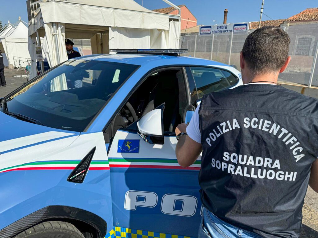Etna comics Polizia