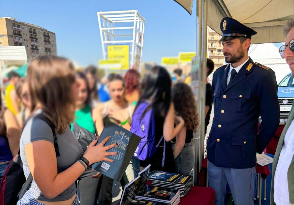 Etna comics Polizia