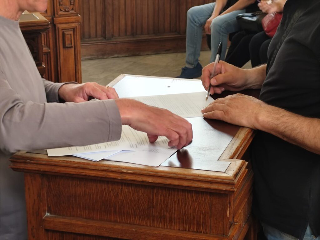 Firma contratto a 36 ore per ex Lsu-Lpu