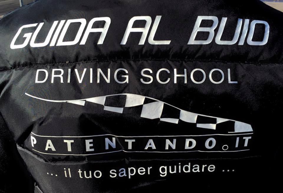 Guida al buio