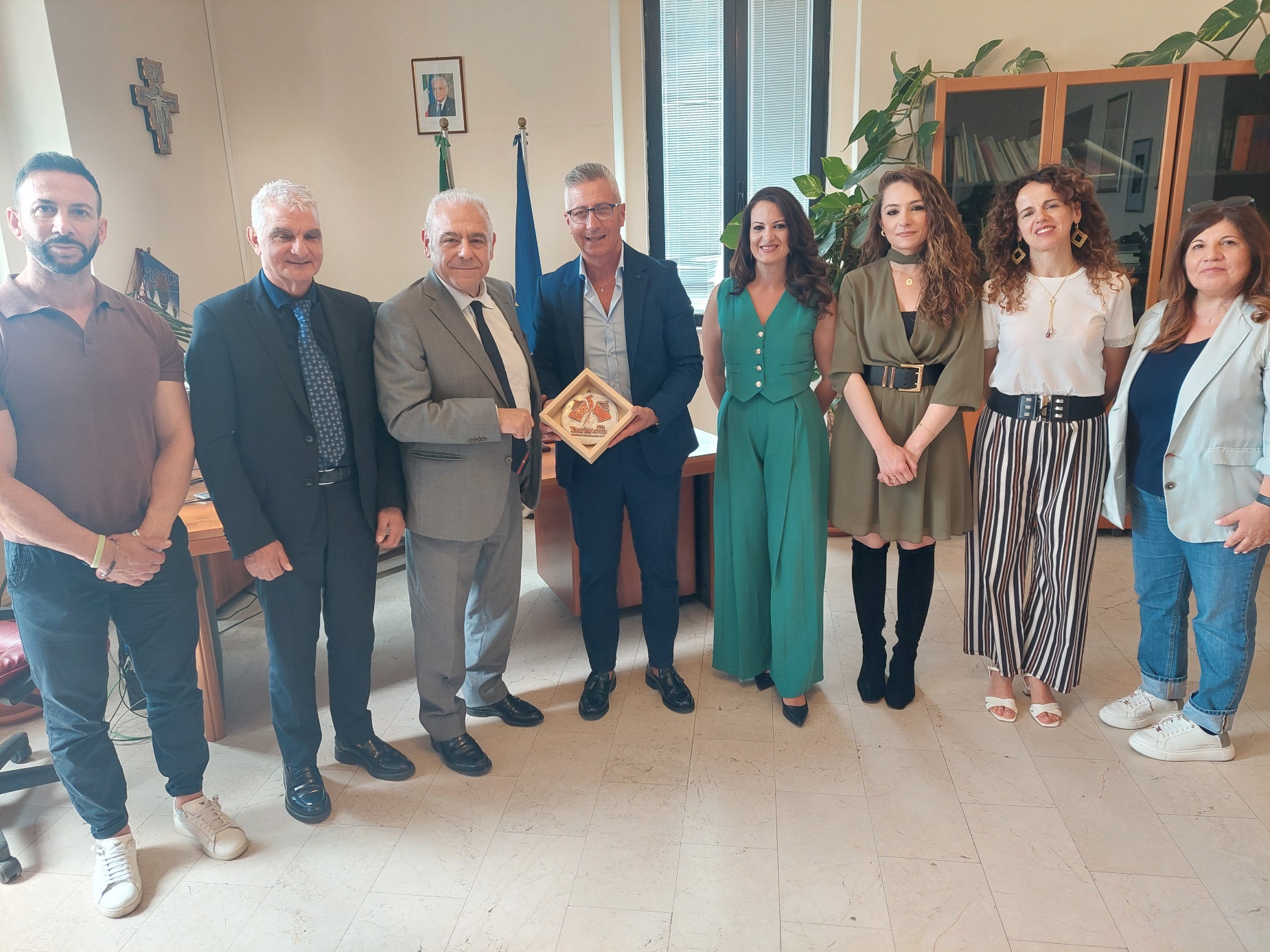 gruppo con la rosa e biasi