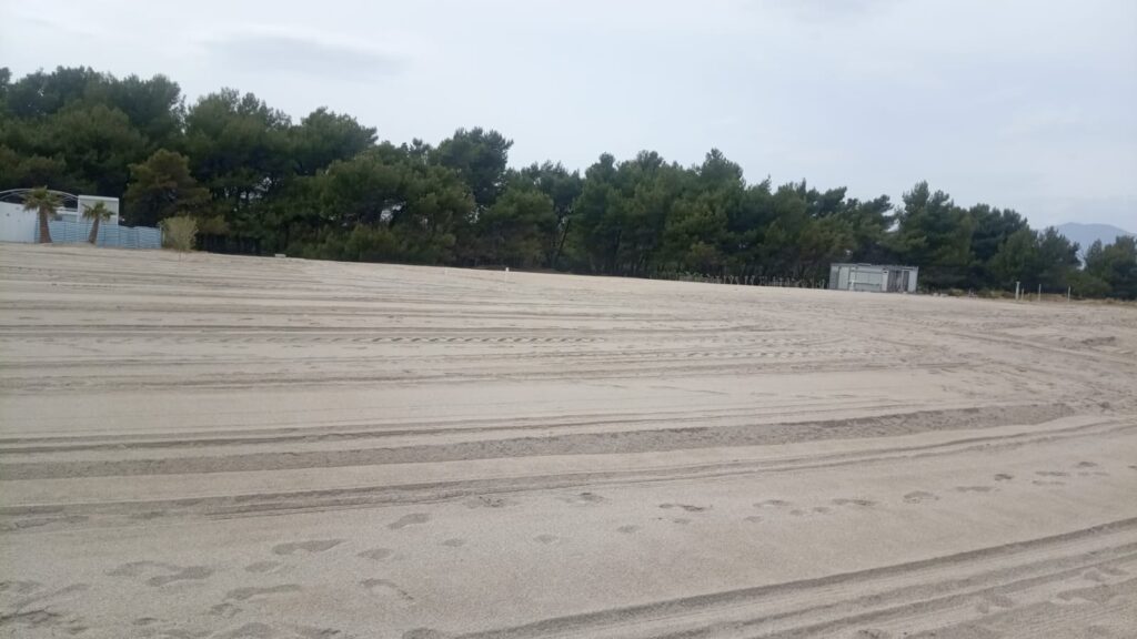 lavori spiaggia Cassano