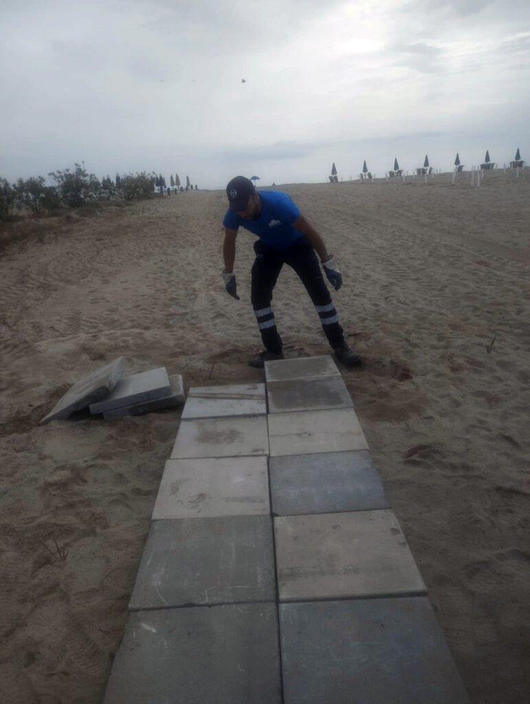 lavori spiaggia Cassano