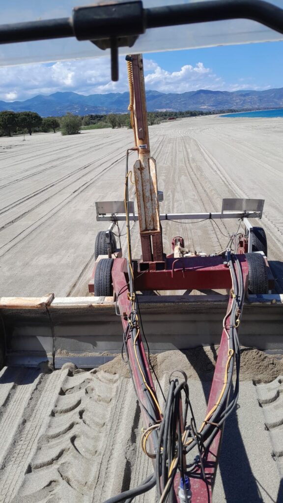 lavori spiaggia Cassano