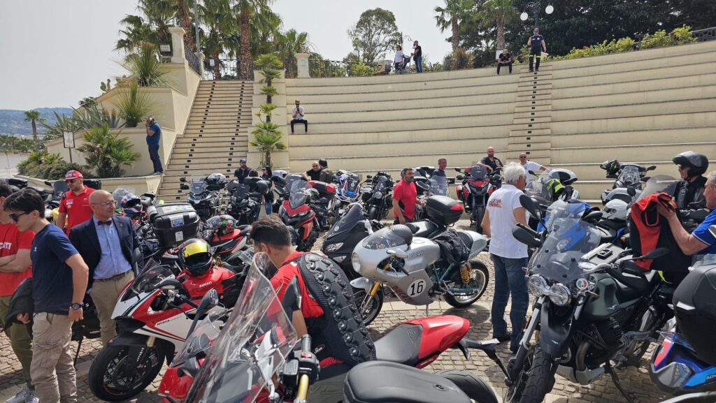 motoraduni