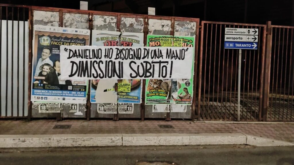 reggio calabria chiede le dimissioni del consiglio (1)