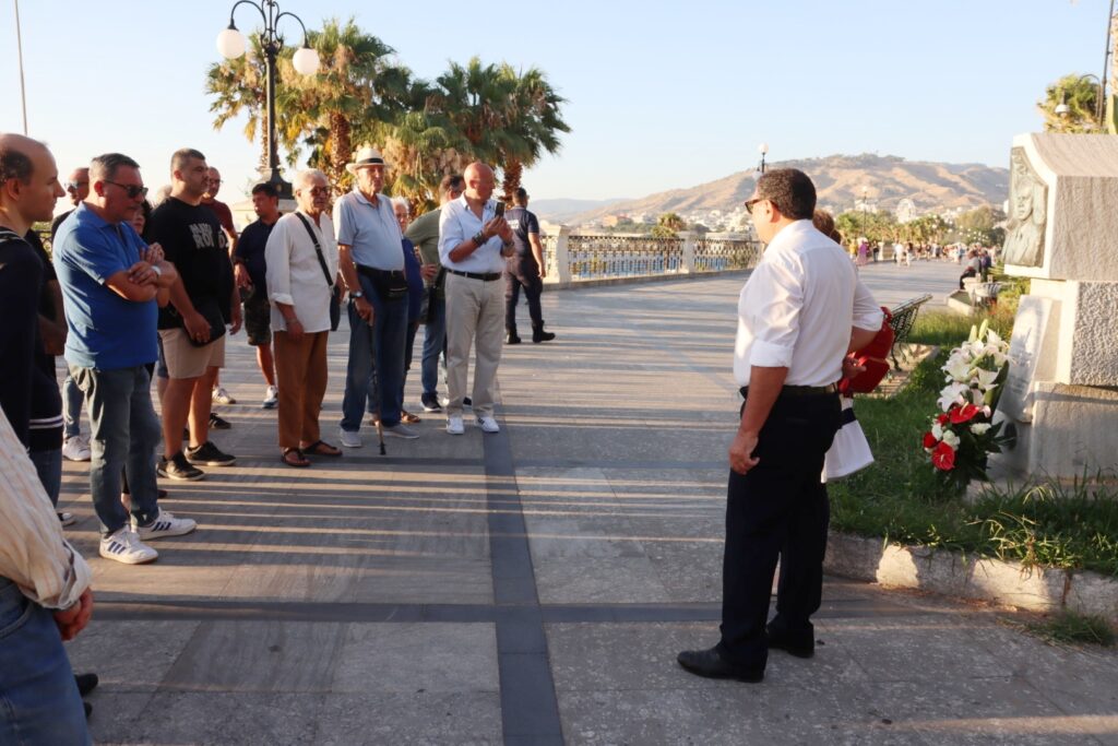 Deposizione stele Rivolta Reggio