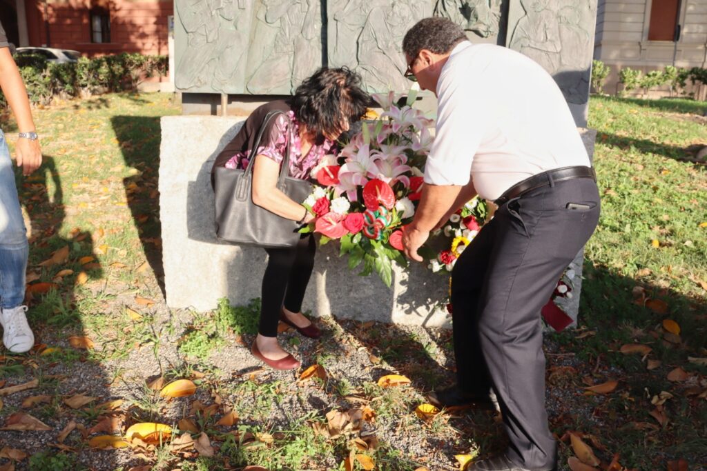 Deposizione stele Rivolta Reggio